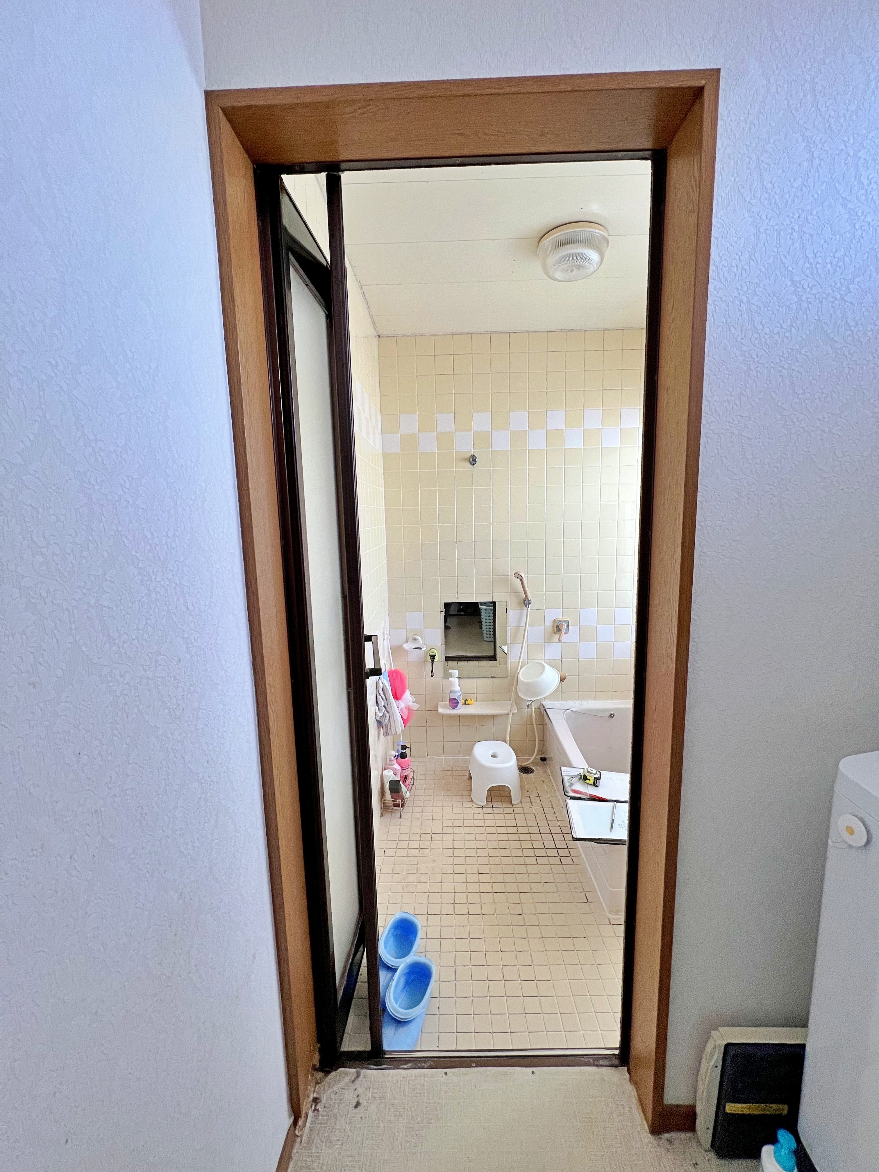 脱衣場の内装リフォームを行いました。